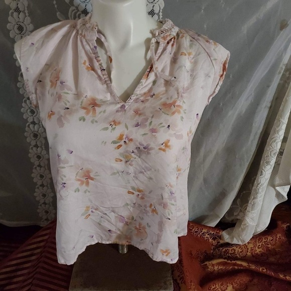 Bella DAHL size small top cap sleeves lightpinkwith flowered print tie neckline, - Picture 6 of 7